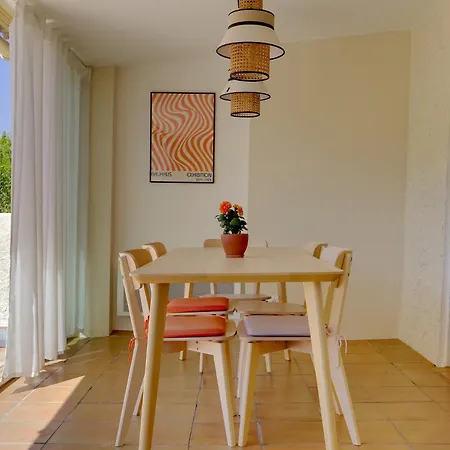 Apartment 7 Pers-terrasse-vue Parc Riez