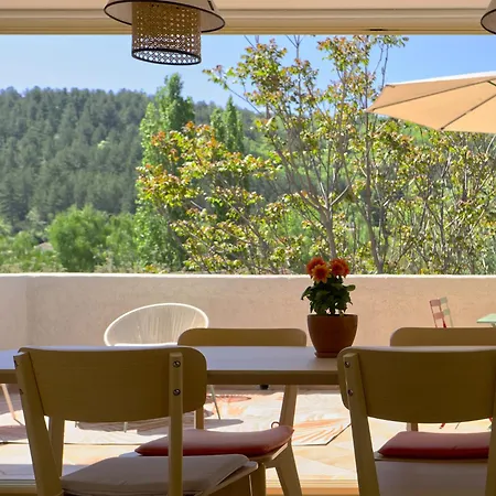 7 Pers-terrasse-vue Parc * Riez